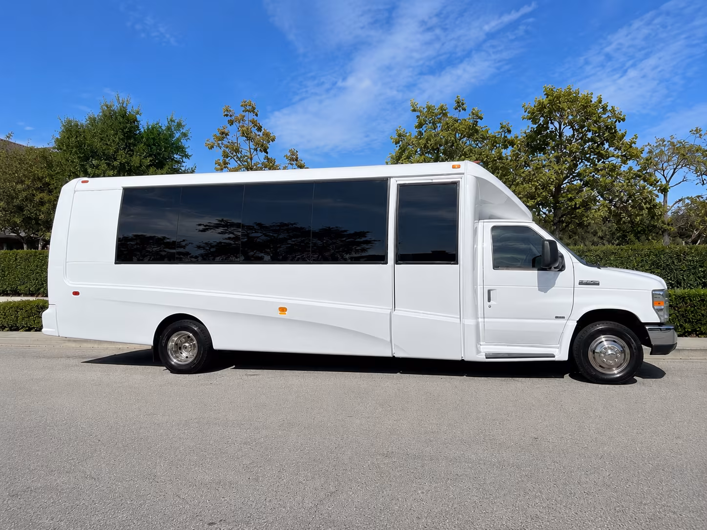 airport shuttles for out of town wedding guests flying into houston